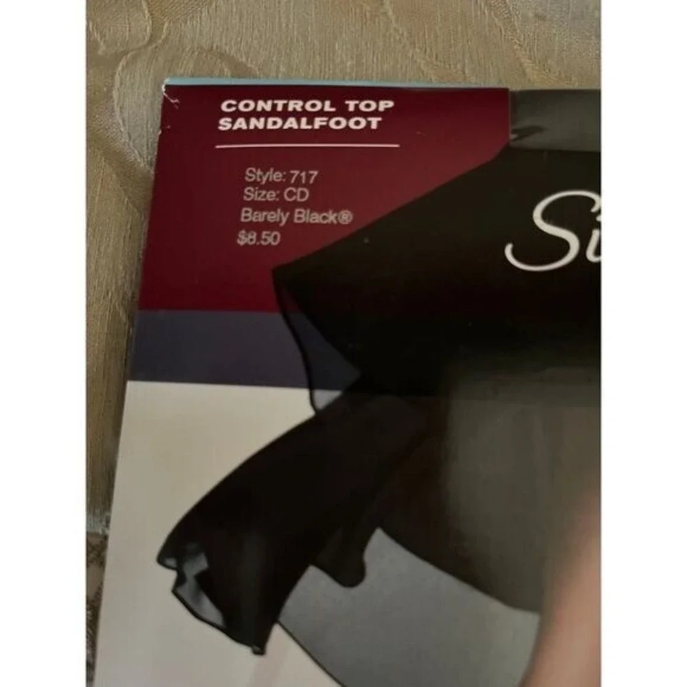 Hanes Silk Reflections Silky Sheer Control Top Sandalfoot Size CD Barely Black